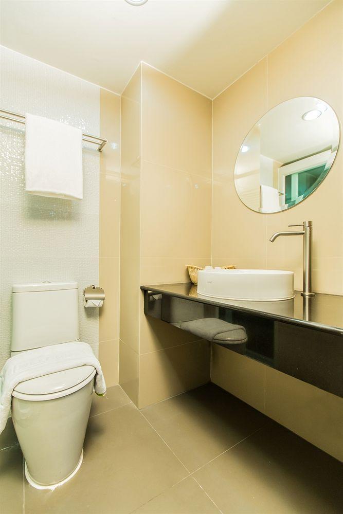Le Touche Hotel Μπανγκόκ Εξωτερικό φωτογραφία